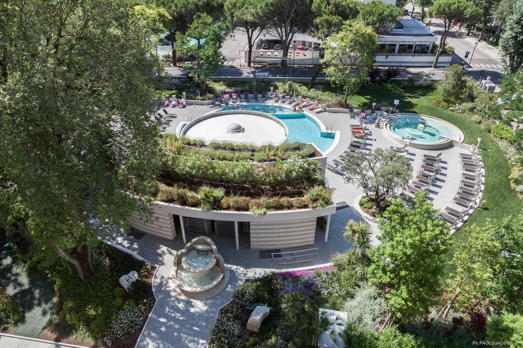Residence Serenissima Бибионе Екстериор снимка