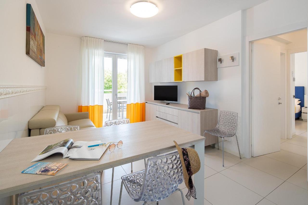 Residence Serenissima Бибионе Екстериор снимка