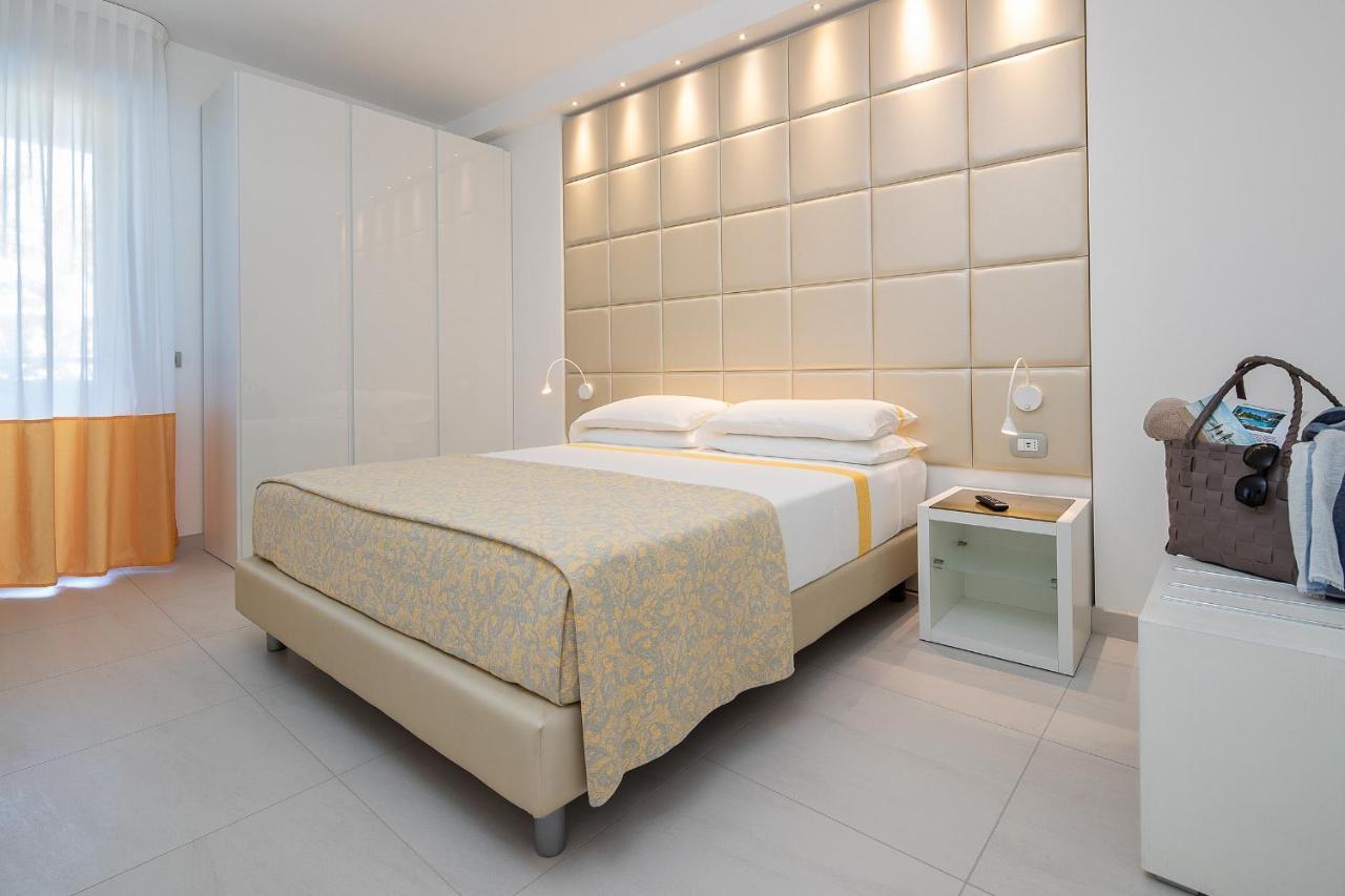 Residence Serenissima Бибионе Екстериор снимка