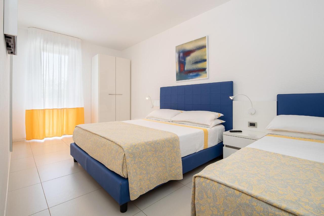 Residence Serenissima Бибионе Екстериор снимка