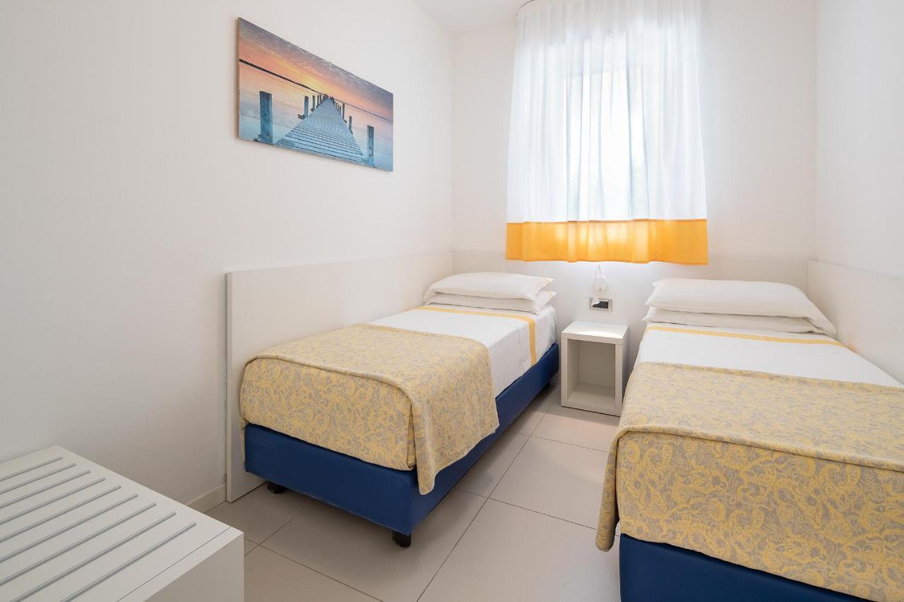 Residence Serenissima Бибионе Екстериор снимка