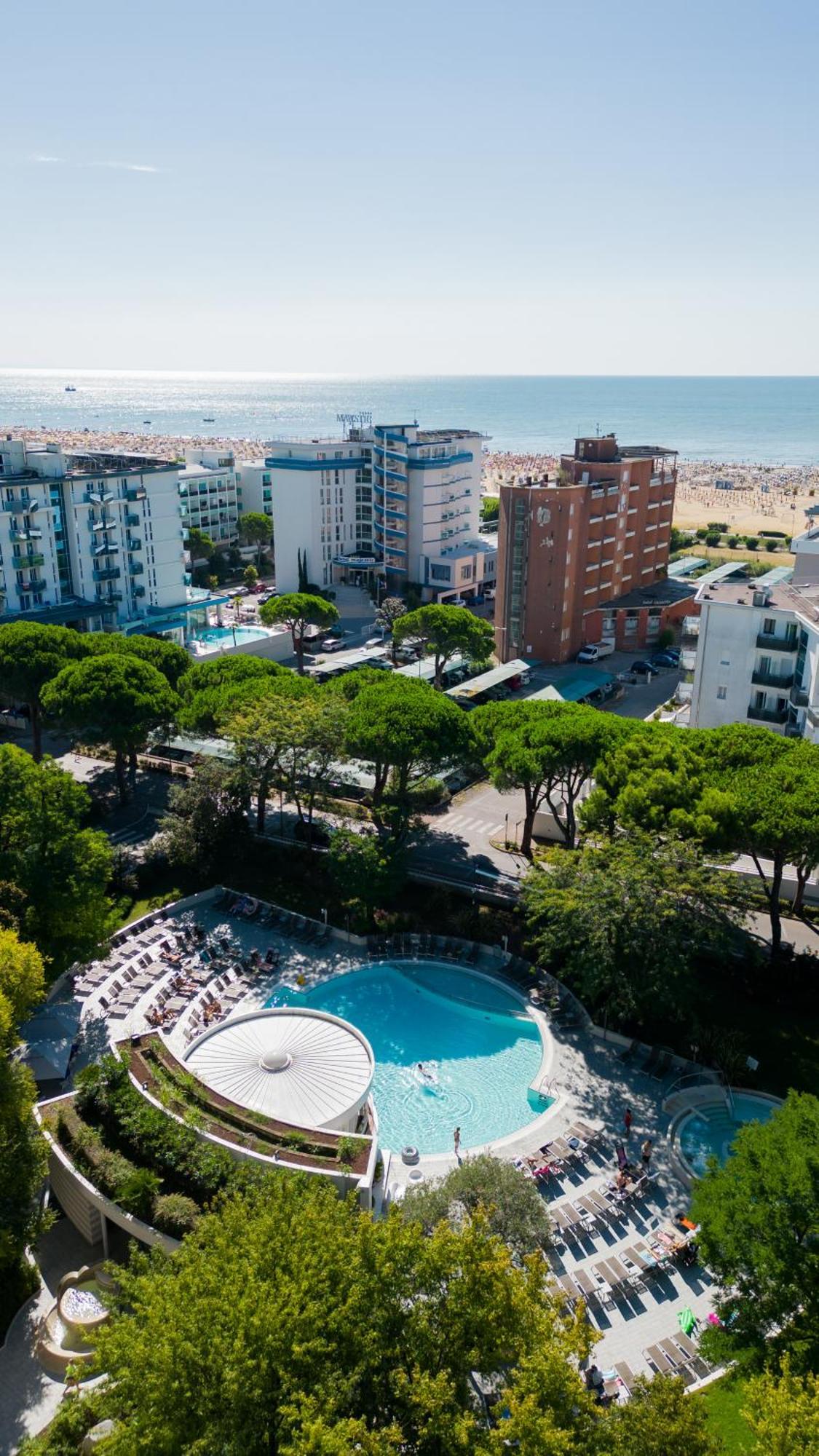 Residence Serenissima Бибионе Екстериор снимка