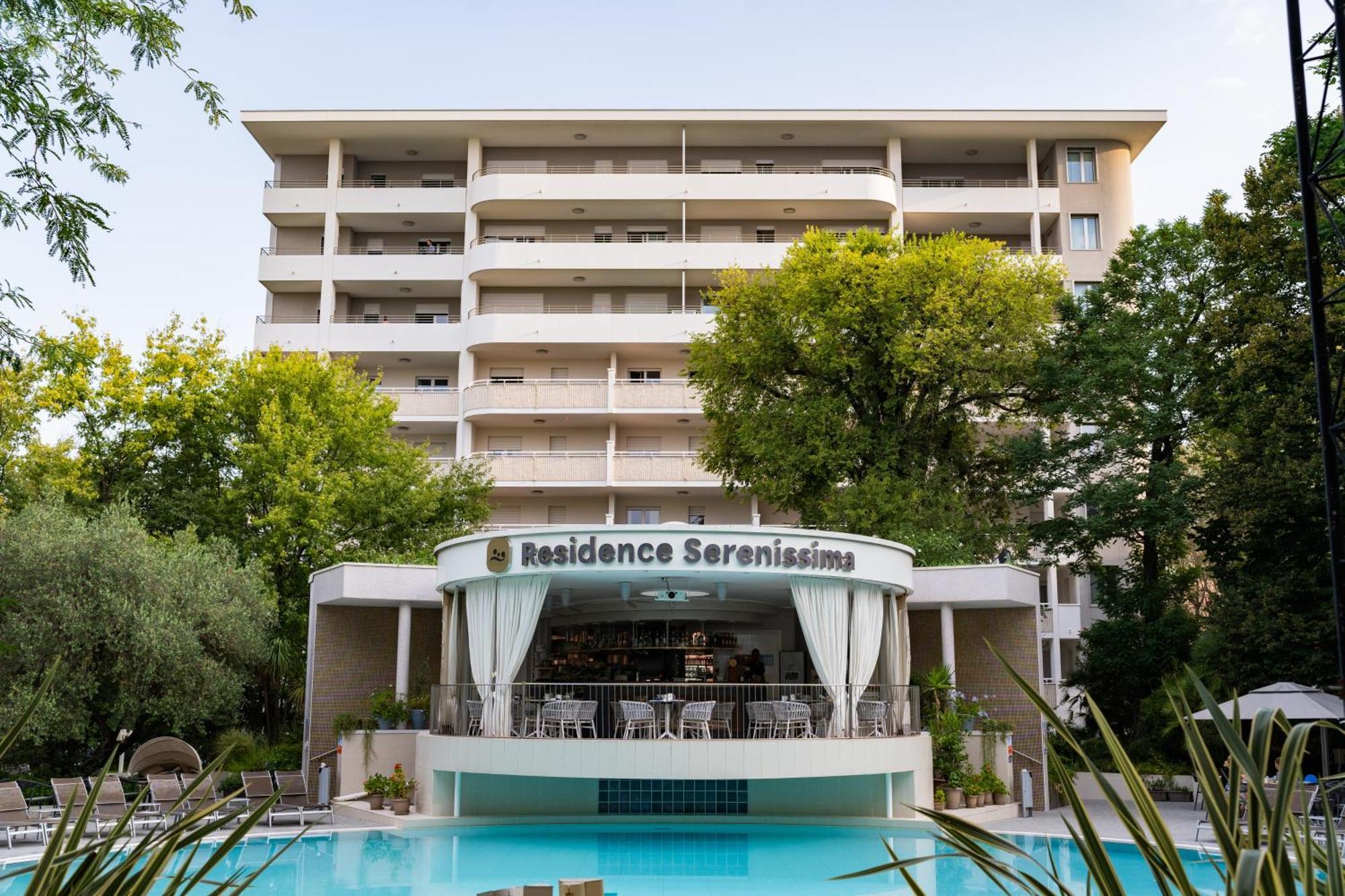 Residence Serenissima Бибионе Екстериор снимка