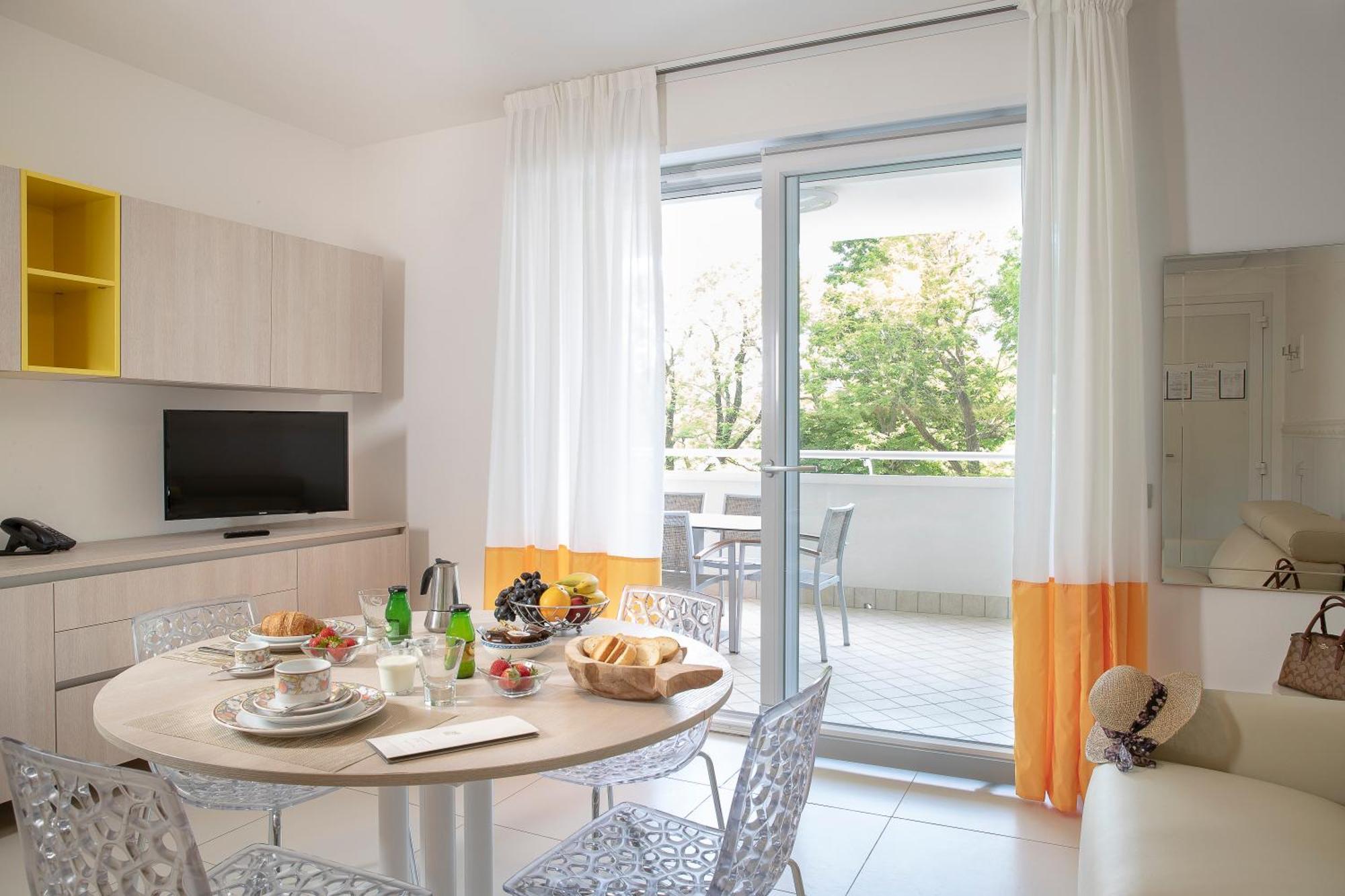 Residence Serenissima Бибионе Екстериор снимка