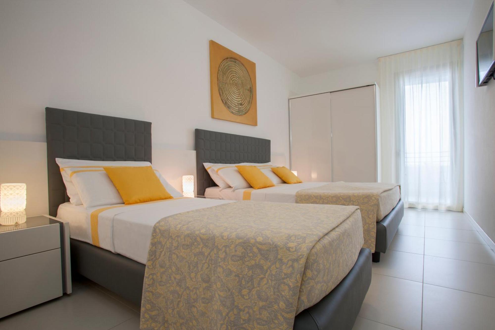 Residence Serenissima Бибионе Екстериор снимка