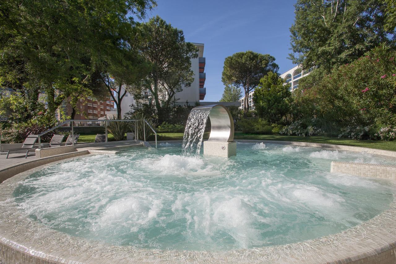 Residence Serenissima Бибионе Екстериор снимка