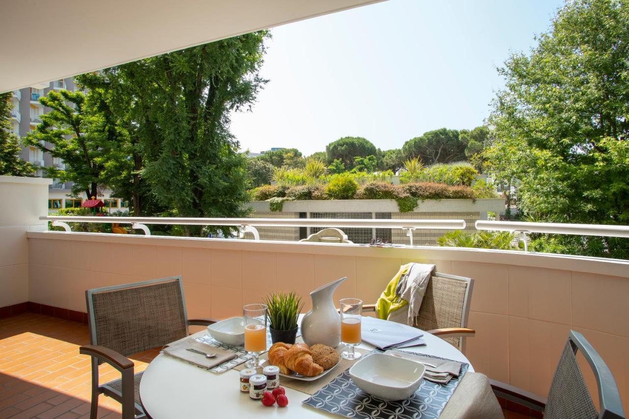 Residence Serenissima Бибионе Екстериор снимка