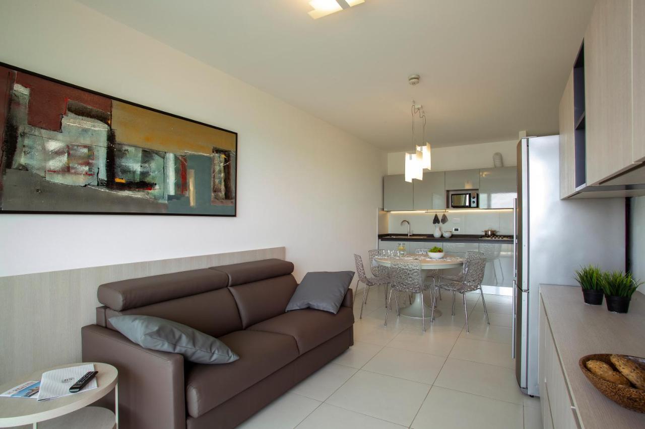 Residence Serenissima Бибионе Екстериор снимка