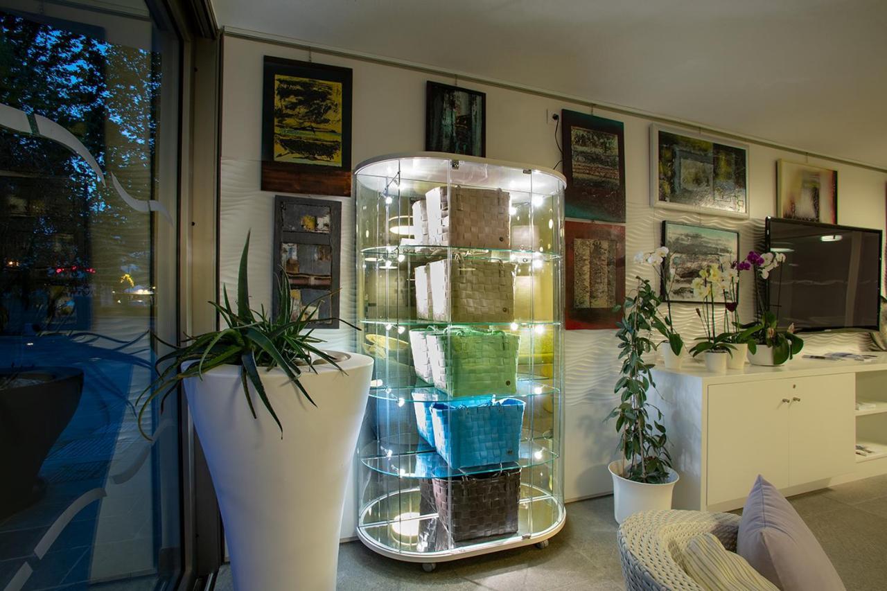Residence Serenissima Бибионе Екстериор снимка